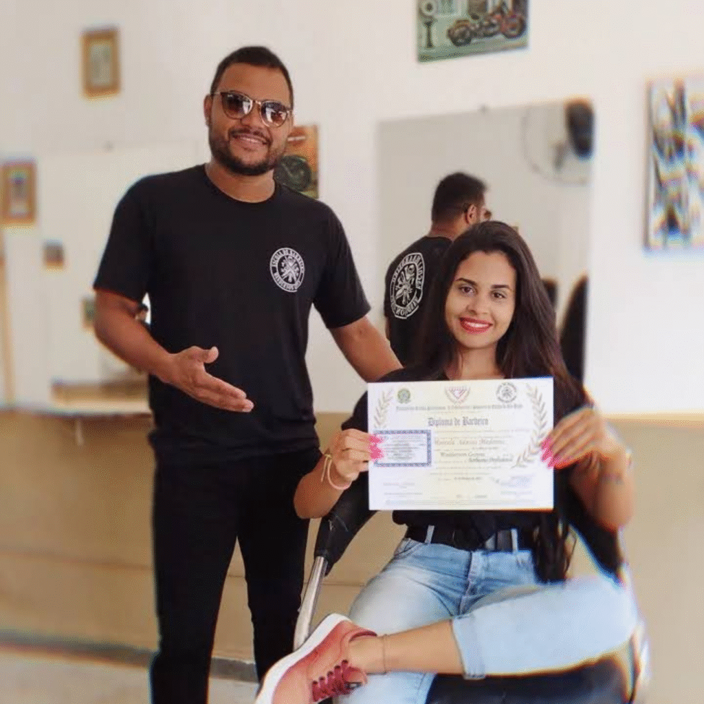 Quer ser barbeiro? Comece aqui em Esmeraldas MG.