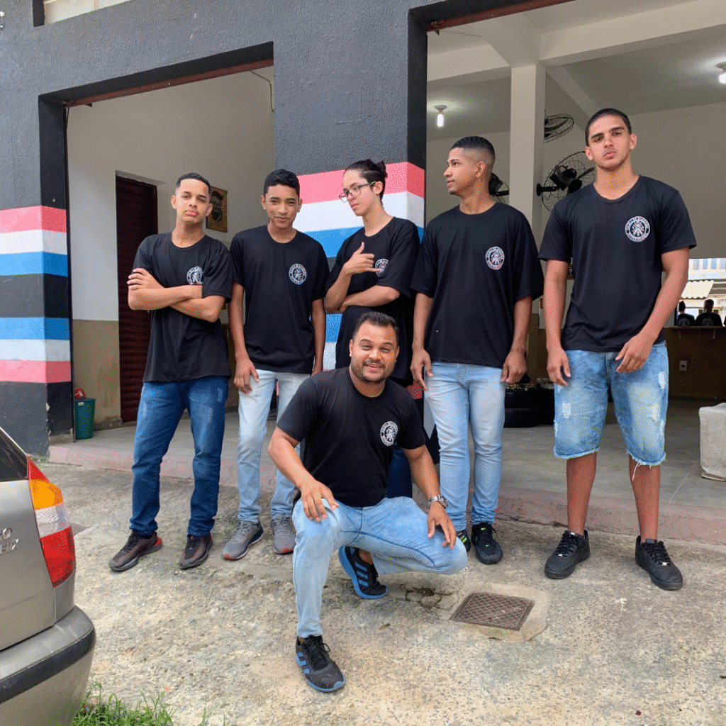 Formação de barbeiros de sucesso em Esmeraldas MG.